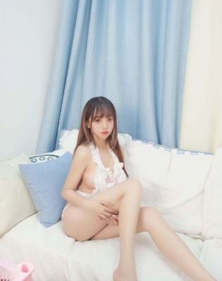男子一边捏胸一边摸下的视频_HD日本电影免费