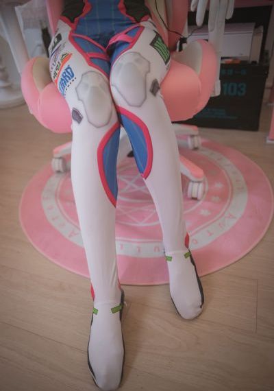 涛女郎梁飞周以安_720影视在线观看