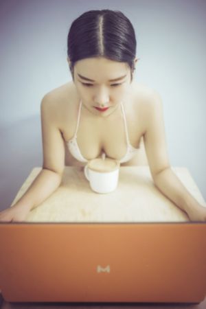 中文字幕隔壁人妻欲求不满_手机在线免费观看